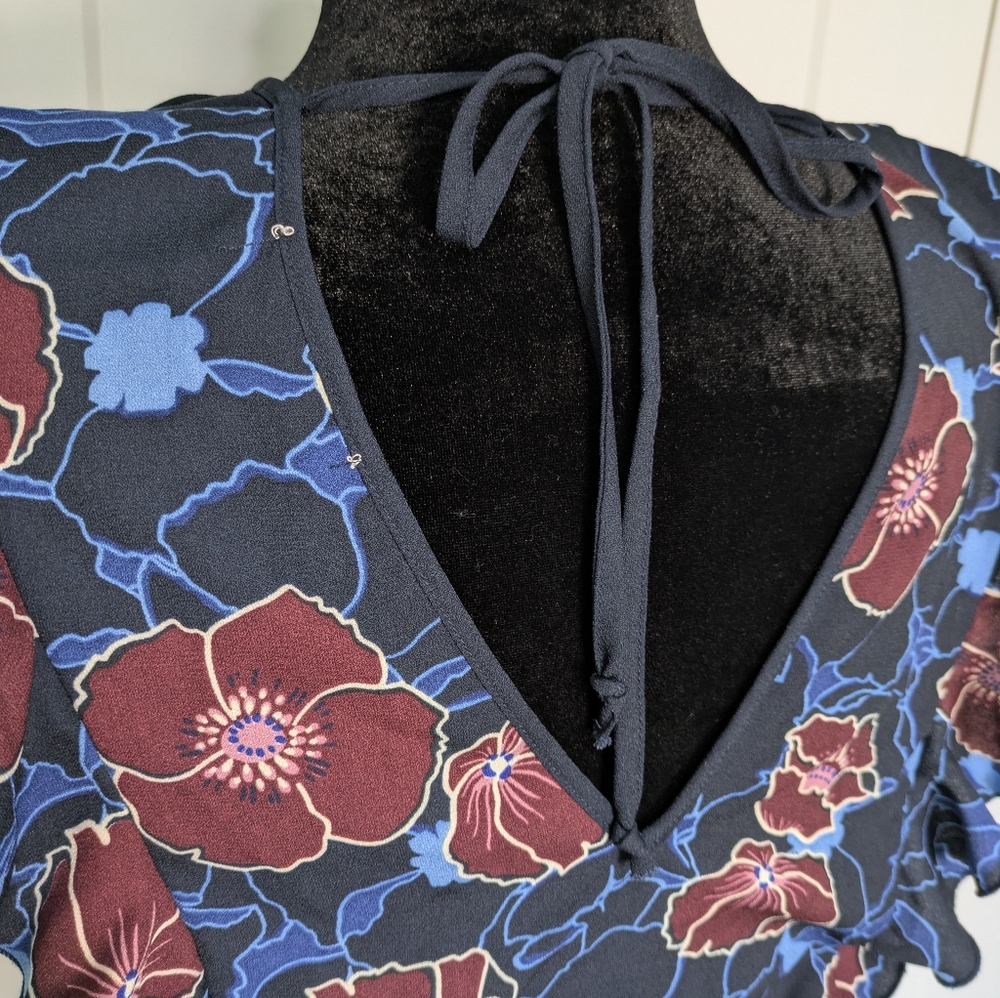 Band Of Gypsies Women's Floral Fall cap sleeve jumpsuit romper Size M blue EUC - Picture 11 of 11